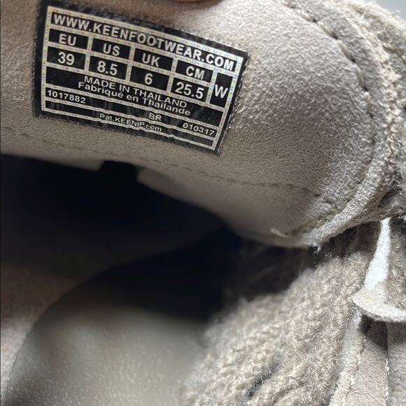 Keen unique suede leather woven design sandals. 8.5 - Picture 3 of 4